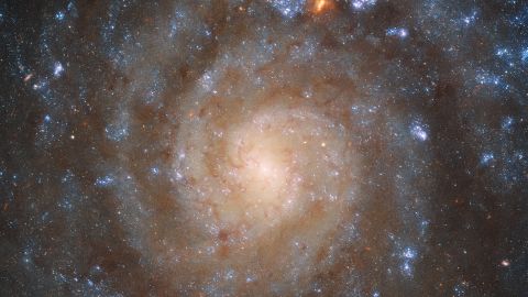 Spiral galaxy captured in 'unprecedented detail' by Webb telescope - CNN