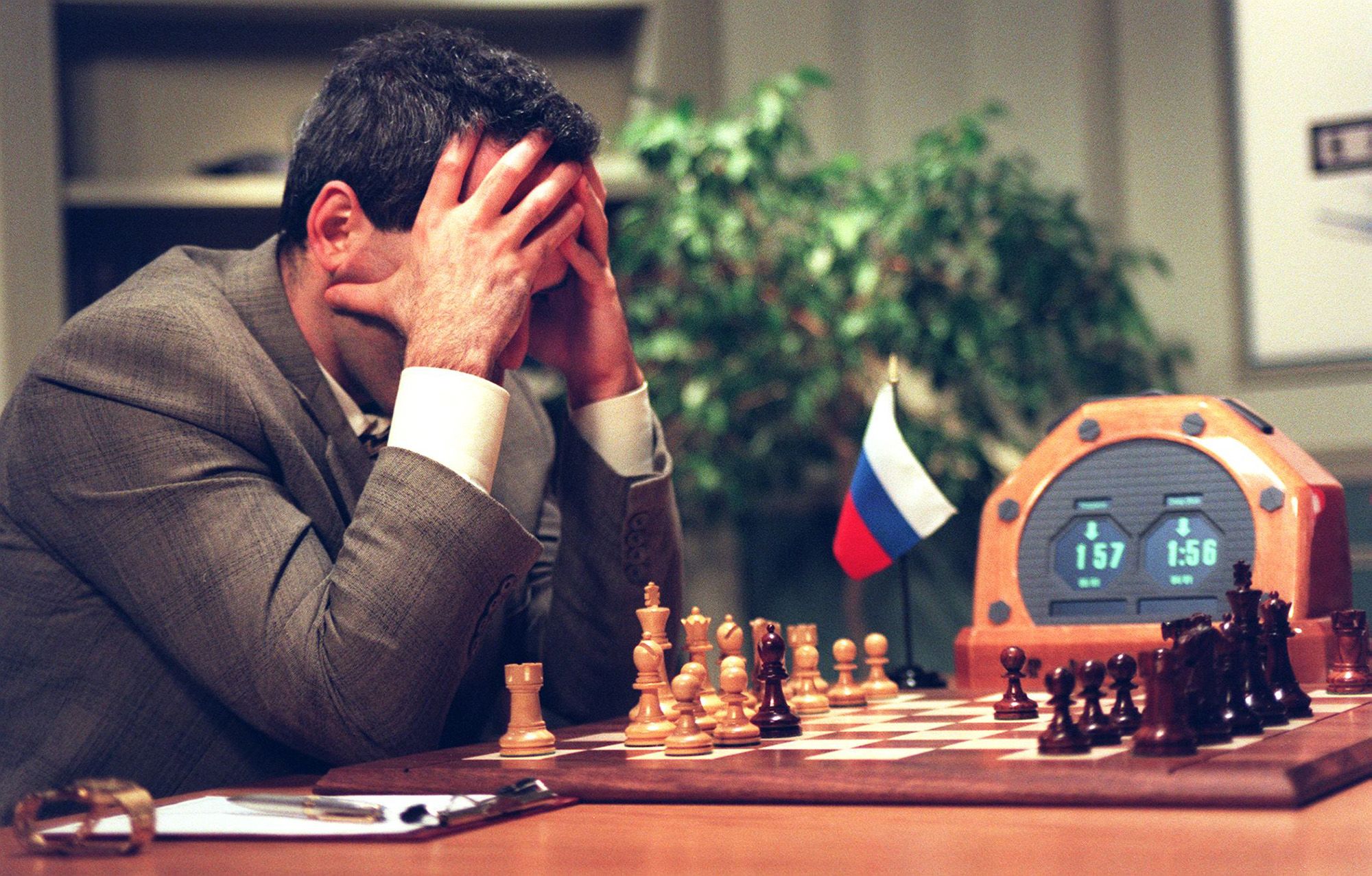 Karpov caught out: Chess great loses in uncharacteristic fashion