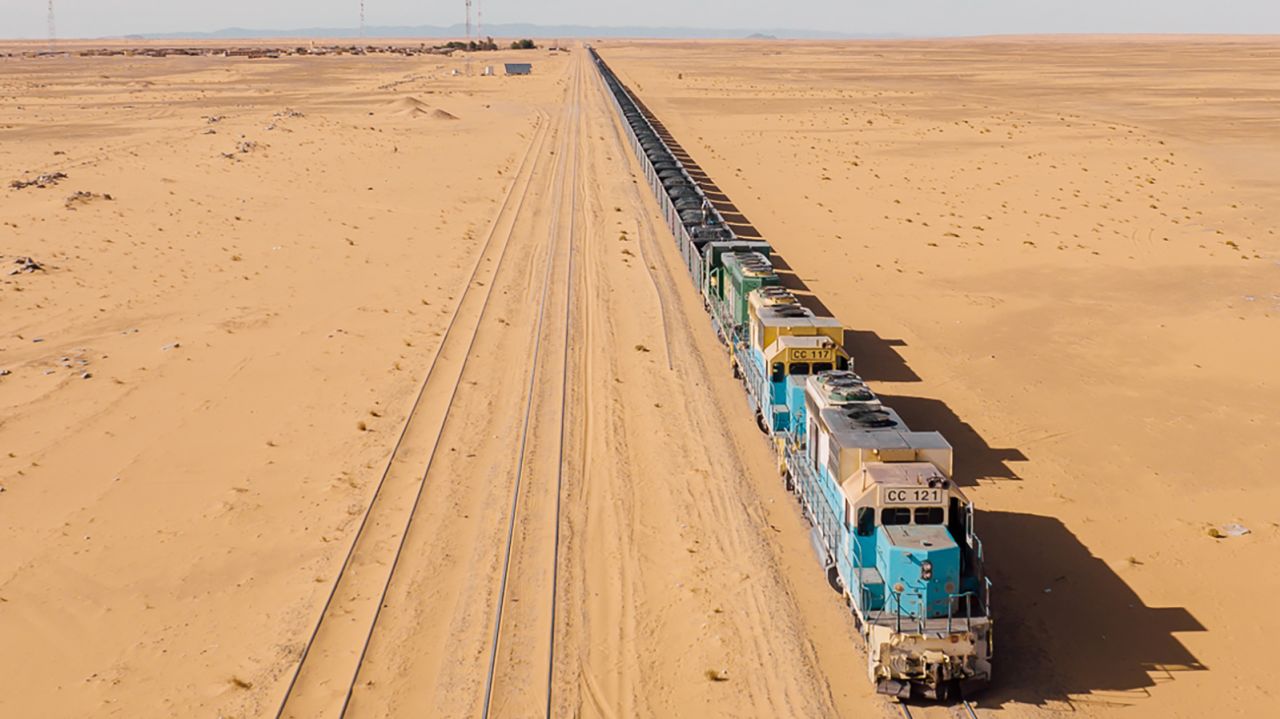 <strong>Long rider: </strong>The Mauritian iron ore train can stretch up to about 200 wagons. It traverses a 700-kilometer route across the desert.