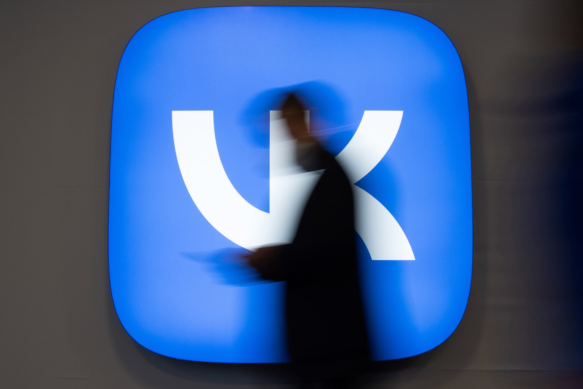 Apple removes Russian social media giant VK from app store | CNN Business