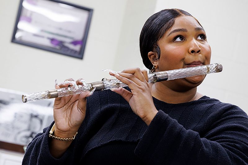 Lizzo played James Madison’s 200-year-old crystal flute at her Washington, DC concert | CNN