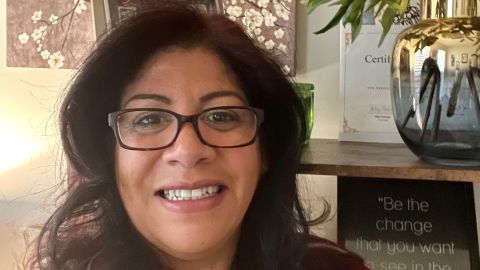 Though Alexis Reyes feels she has a good job, she's concerned about the health of the economy.