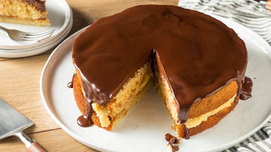 <strong>Boston cream pie, Massachusetts. </strong>"A pie in cake's clothing." That's how Yankee Magazine described the Boston cream pie, the state dessert of Massachusetts.