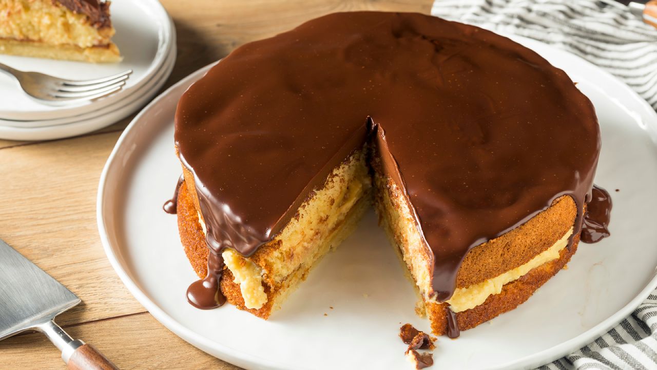 <strong>Boston cream pie, Massachusetts. </strong>"A pie in cake's clothing." That's how Yankee Magazine described the Boston cream pie, the state dessert of Massachusetts.