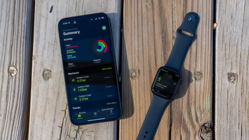 Google Pixel Watch vs. Apple Watch Series 8 CNN Underscored