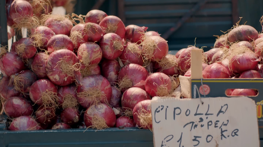 tropea red onions stanley tucci searching for italy origseriesfilms_00012328.png
