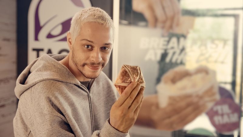 Read more about the article Pete Davidson got people to eat breakfast at Taco Bell – CNN