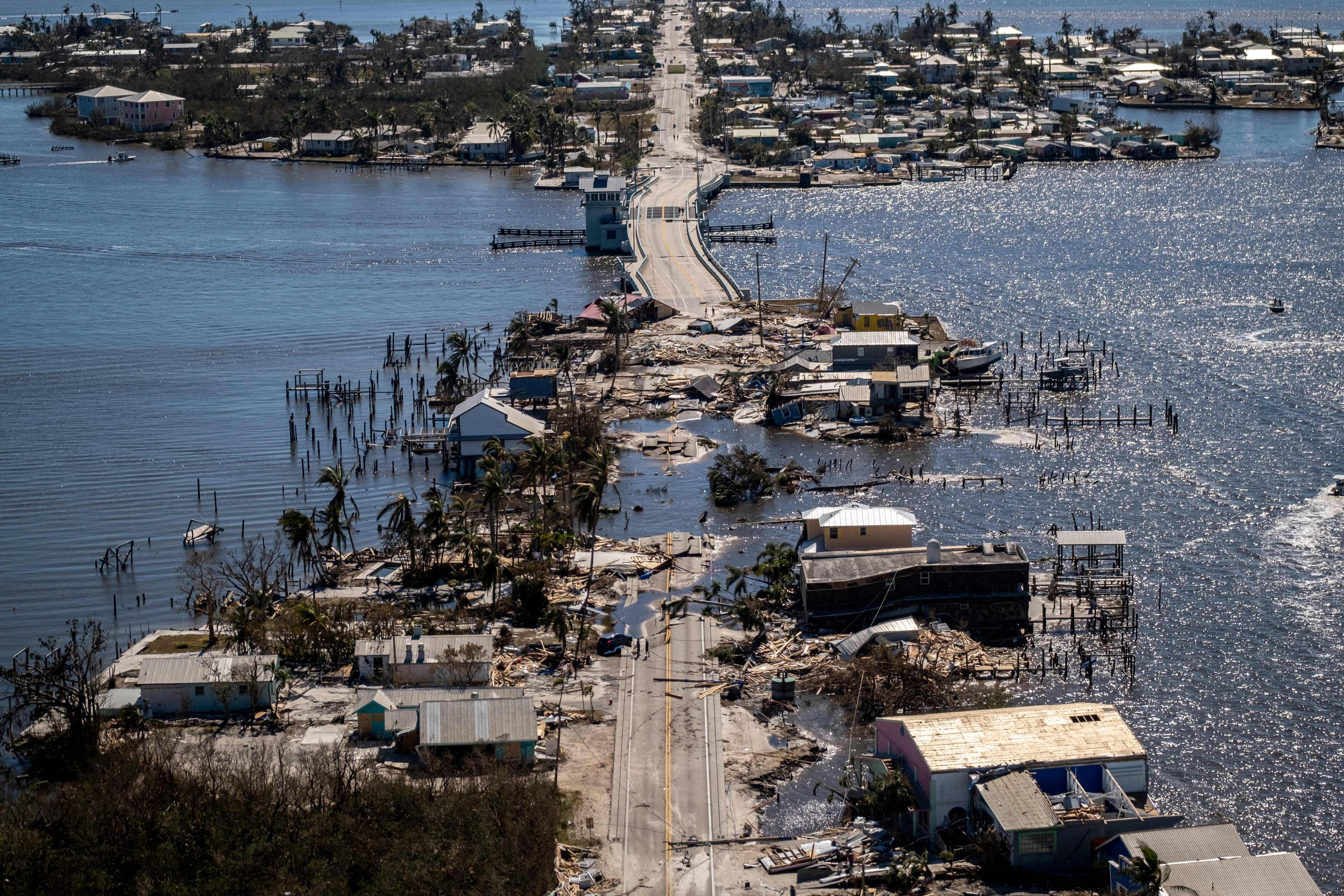 Power in parts of Florida could be out for more than a week as flooding  lingers in Ian's wake