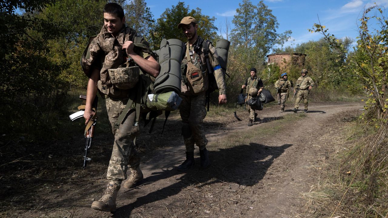 Ukrainian soldiers near Lyman, in eastern Ukraine, on Thursday, September 22, 2022. Russian forces control the city, but Ukraine is fighting fiercely to recapture it. 