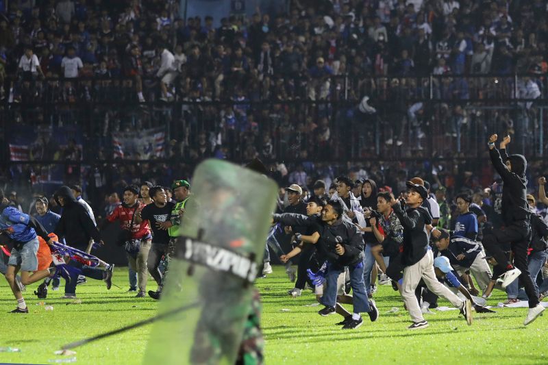 Indonesia soccer stadium crush At least 125 killed in Malang, East Java