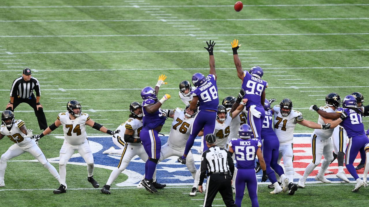 Wil Lutz misses a 61-yard field goal in the fourth quarter during the NFL match between Minnesota Vikings and New Orleans Saints at Tottenham Hotspur Stadium on October 2, 2022.