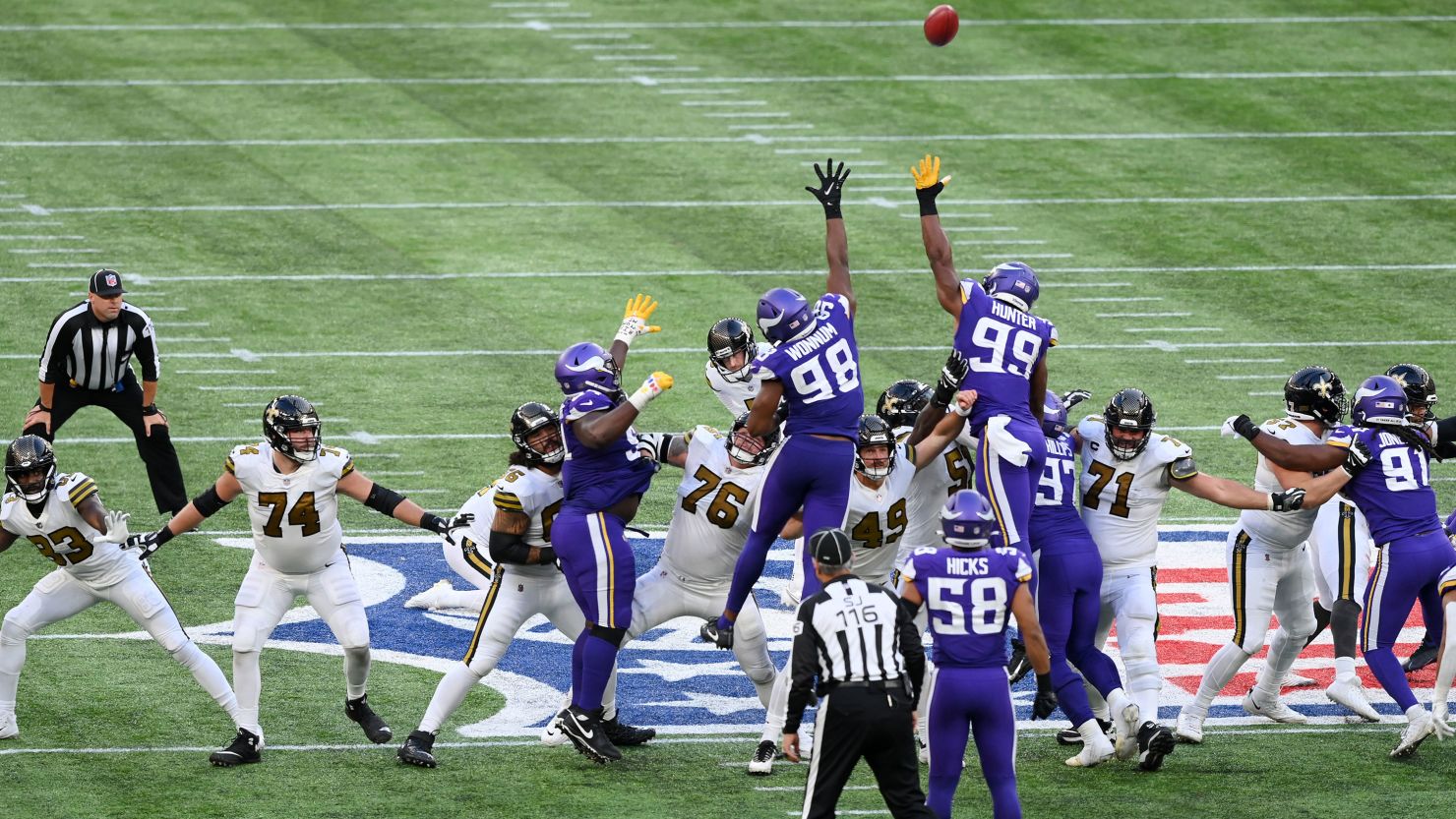 Wil Lutz misses a 61-yard field goal in the fourth quarter during the NFL match between Minnesota Vikings and New Orleans Saints at Tottenham Hotspur Stadium on October 2, 2022.
