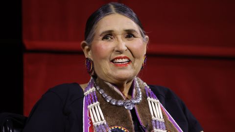 Actress and activistic  Sacheen Littlefeather was blacklisted from the amusement  manufacture  aft  refusing Marlon Brando's 1973 Oscar connected  his behalf. 