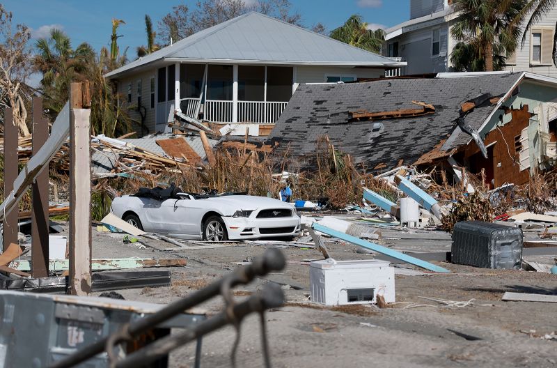 Hurricane Ian's death toll rises as crews in Florida go door to