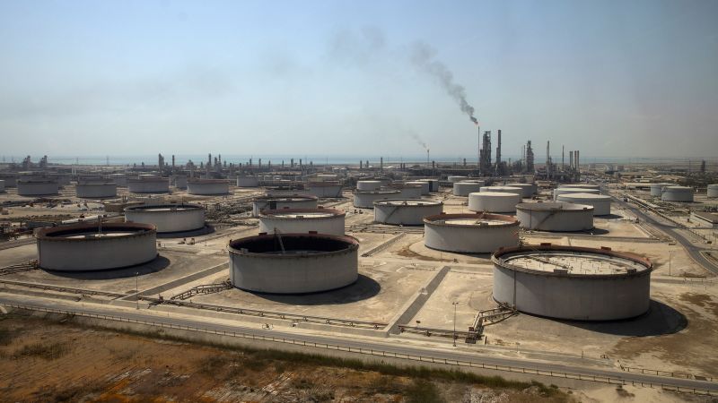 OPEC announces major cuts in oil production despite US pressure