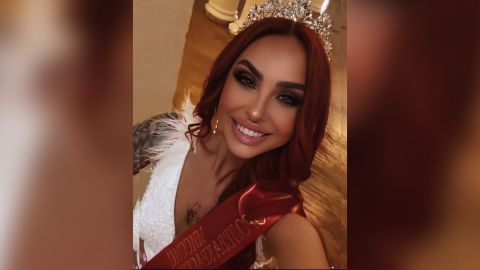 Olga Valeeva, the newly crowned winner of the Miss Crimea beauty pageant has been fined by Russian authorities for singing a patriotic Ukrainian song.