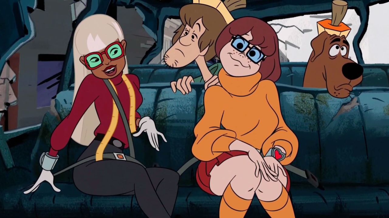 Linda Cardellini Scooby Doo Xxx - Velma in new 'Scooby Doo' clip confirms LGBTQ+ status the internet  proclaims | CNN