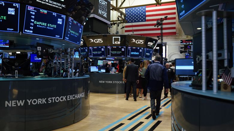 Traders work at the New York Stock Exchange on October 5, 2022 in New York City. 