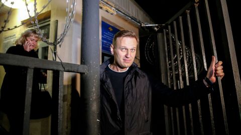 Kremlin critic Alexei Navalny leaves a police station in Moscow on September 29, 2017.