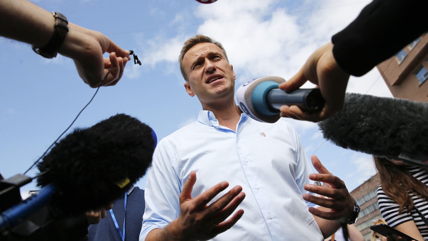 Russian opposition leader Alexey Navalny speaks with journalists in 2019, before he was jailed. 