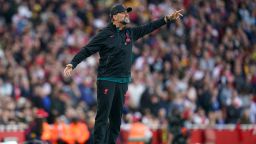 Liverpool manager Jurgen Klopp gestures on the touchline during the Premier League match at the Emirates Stadium, London. Picture date: Sunday October 9, 2022. 