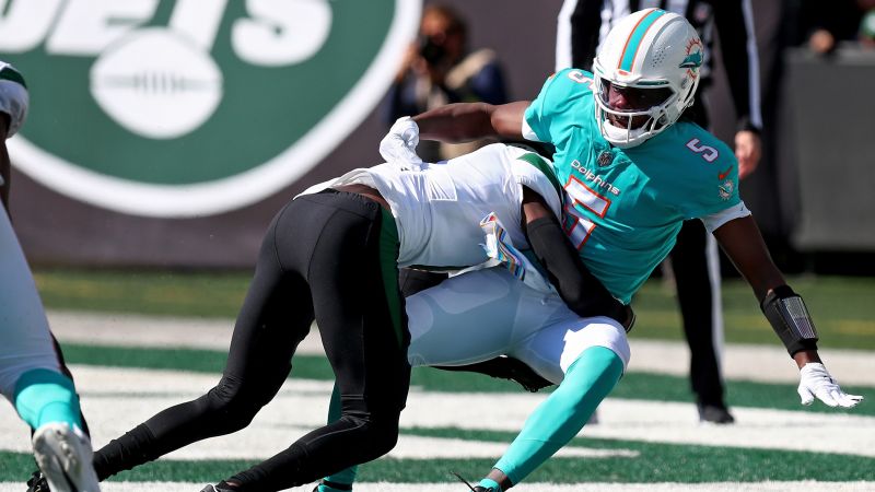 Teddy Bridgewater: le nouveau protocole de commotion cérébrale de la NFL a entraîné le retrait du QB des Dolphins de Miami dimanche, selon l’équipe