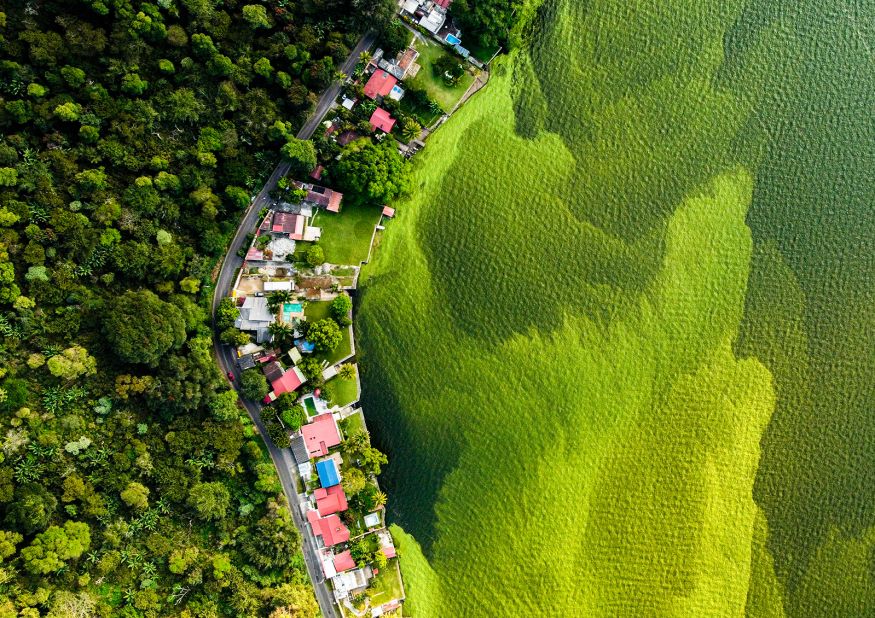 "The dying lake" by Daniel Núñez was taken to raise awareness of the impact of contamination on Lake Amatitlán, in Guatemala.