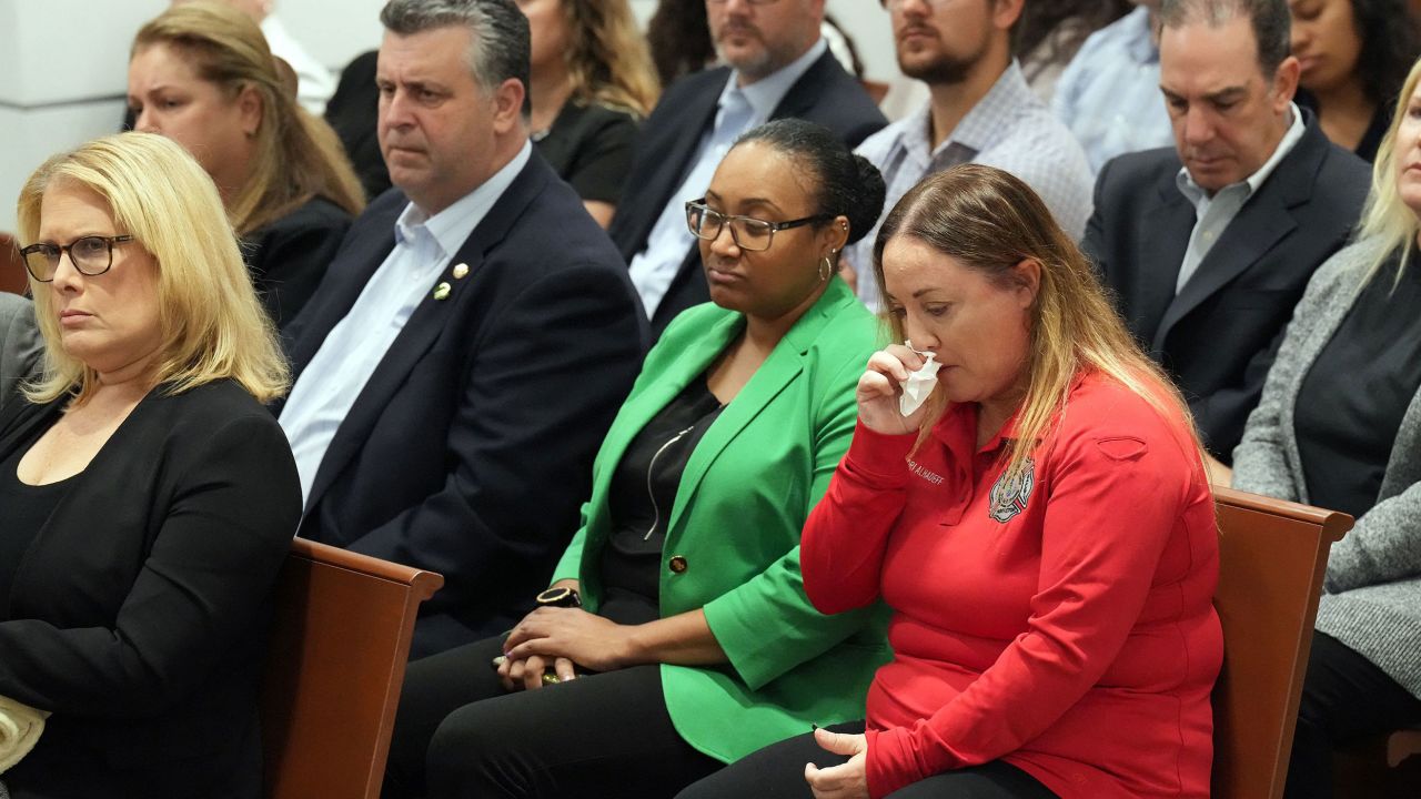 Lori Alhadeff, the mother of victim Alyssa Alhadeff, cries as prosecutor Mike Satz details the Parkland shooting in his closing arguments.