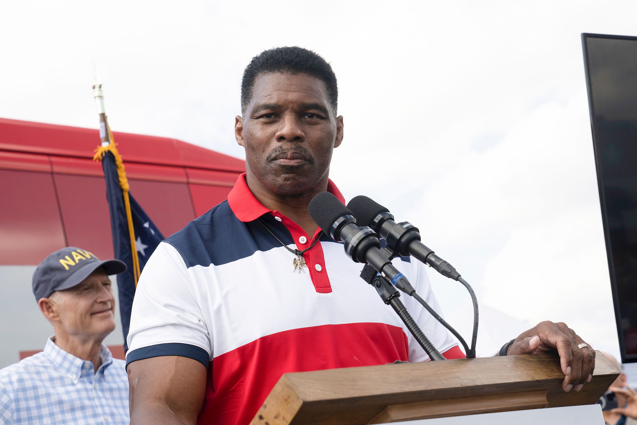 Q&A: Herschel Walker on his famous trade, playing for Trump and doing 1,500  pushups a day - The Athletic