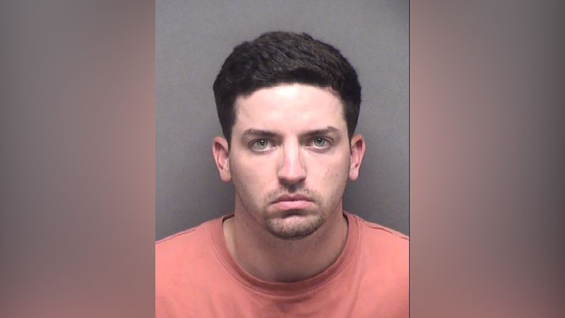 Voormalige agent uit San Antonio die wordt beschuldigd van het neerschieten van een 17-jarige jongen op de parkeerplaats van McDonald’s, is op borgtocht vrijgelaten