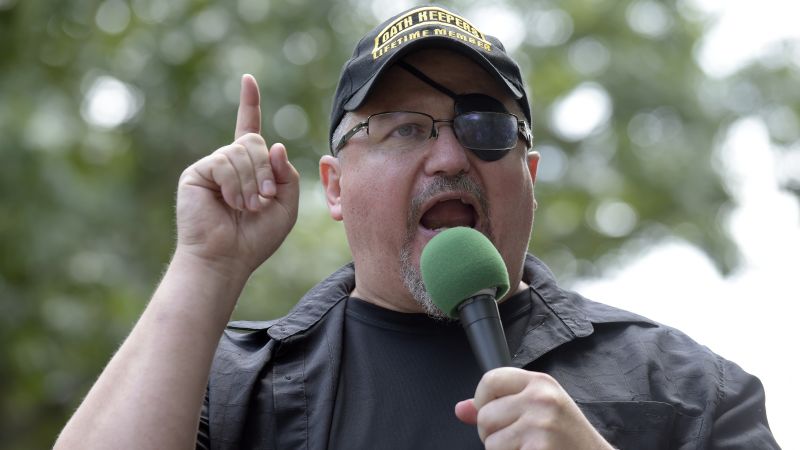 Oath Keepers spent thousands of dollars to build arsenal before January 6, prosecutors allege | CNN Politics