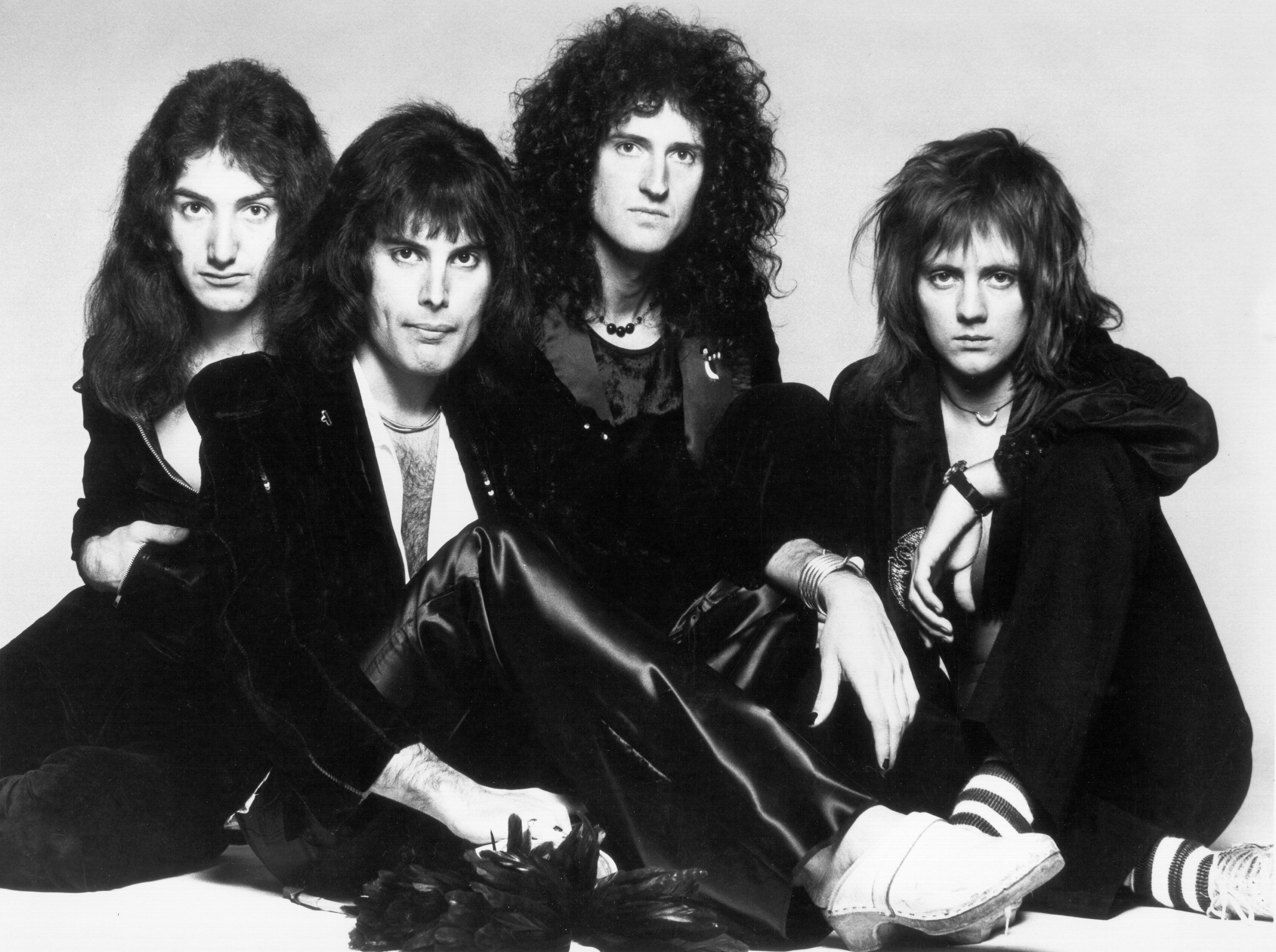 Queen release 'Face It Alone,' featuring Freddie Mercury