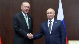 Turkish President Tayyip Erdogan meets with Russian President Vladimir Putin in Astana, Kazakhstan October 13, 2022. Murat Cetinmuhurdar/Turkish Presidential Press Office/Handout via REUTERS ATTENTION EDITORS - THIS PICTURE WAS PROVIDED BY A THIRD PARTY. NO RESALES. NO ARCHIVES.