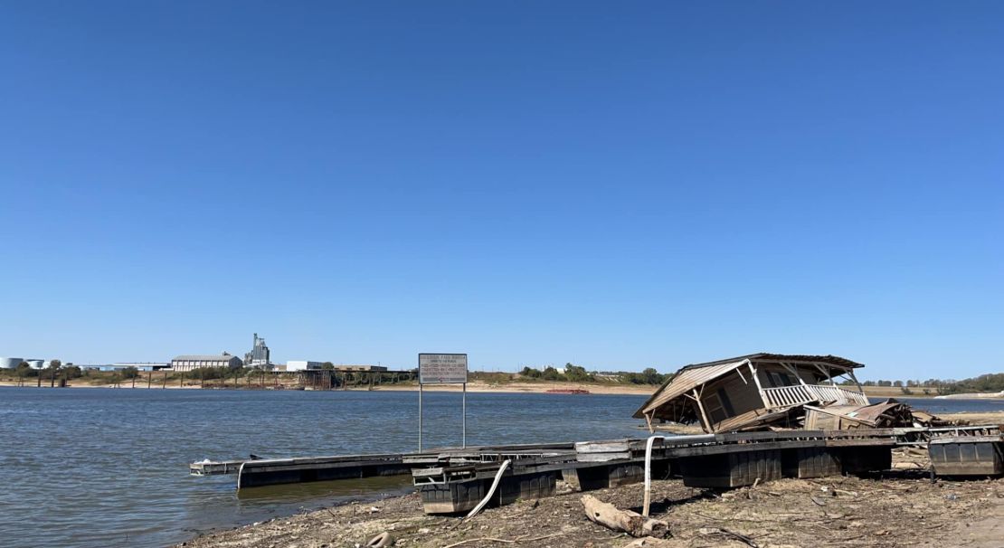 Low water levels shown in the Memphis area.