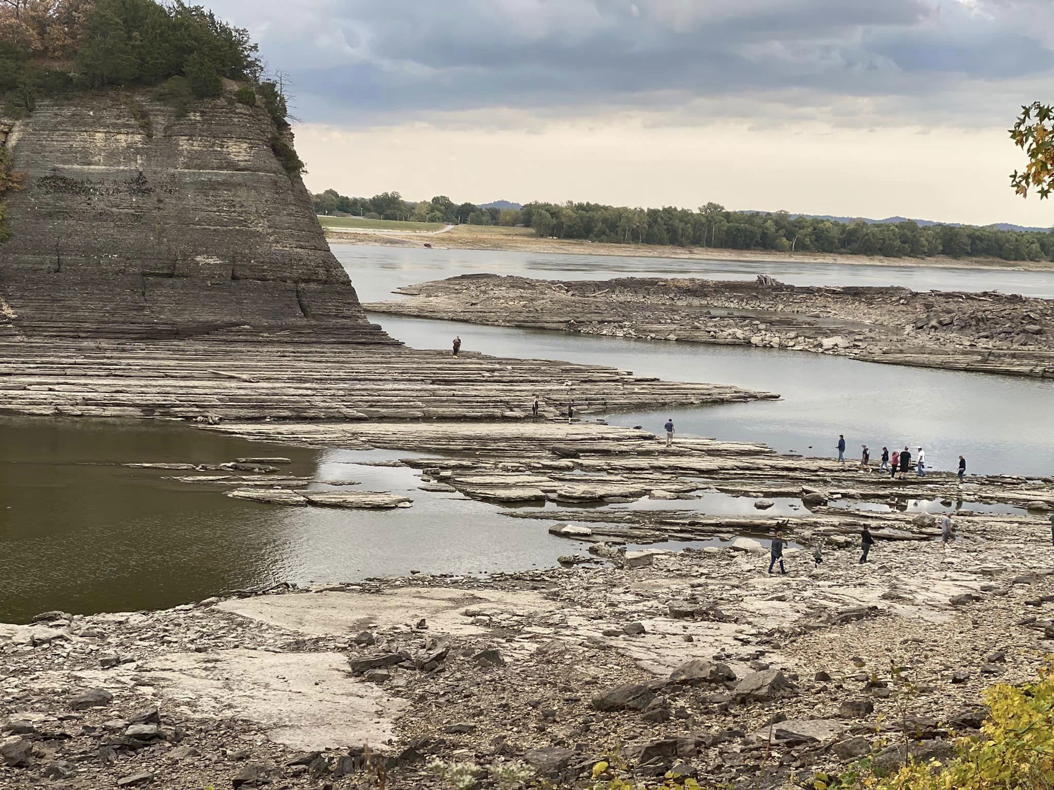 what are the sources of river rock