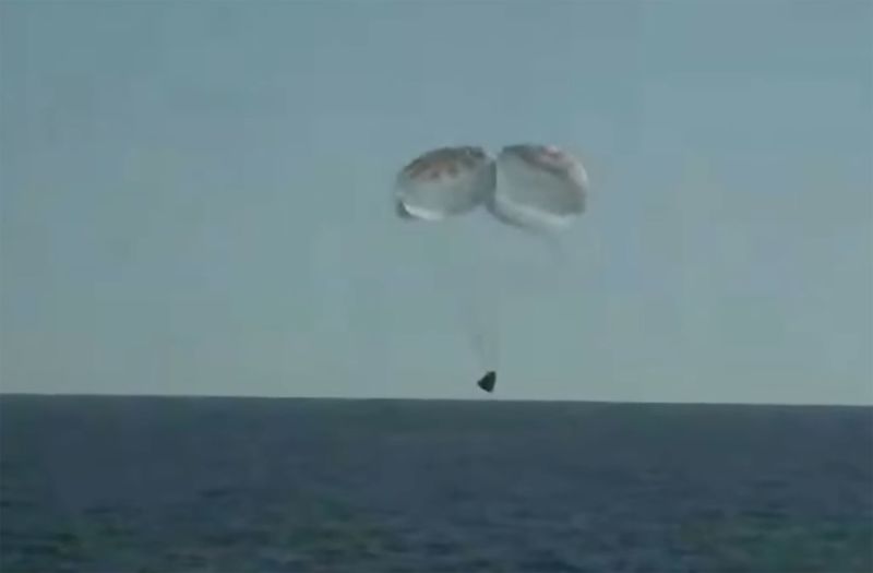 See Moment SpaceX Crew Splashes Down | CNN Business