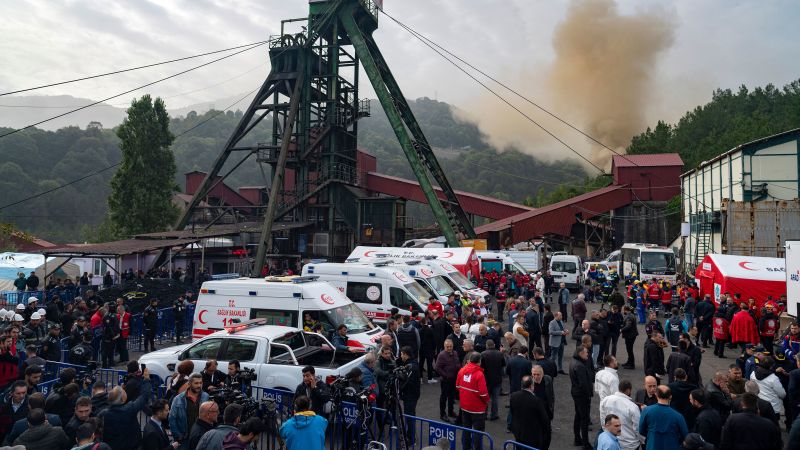 40 mŕtvych pri výbuchu uhoľnej bane v Turecku, desiatky zadržaných