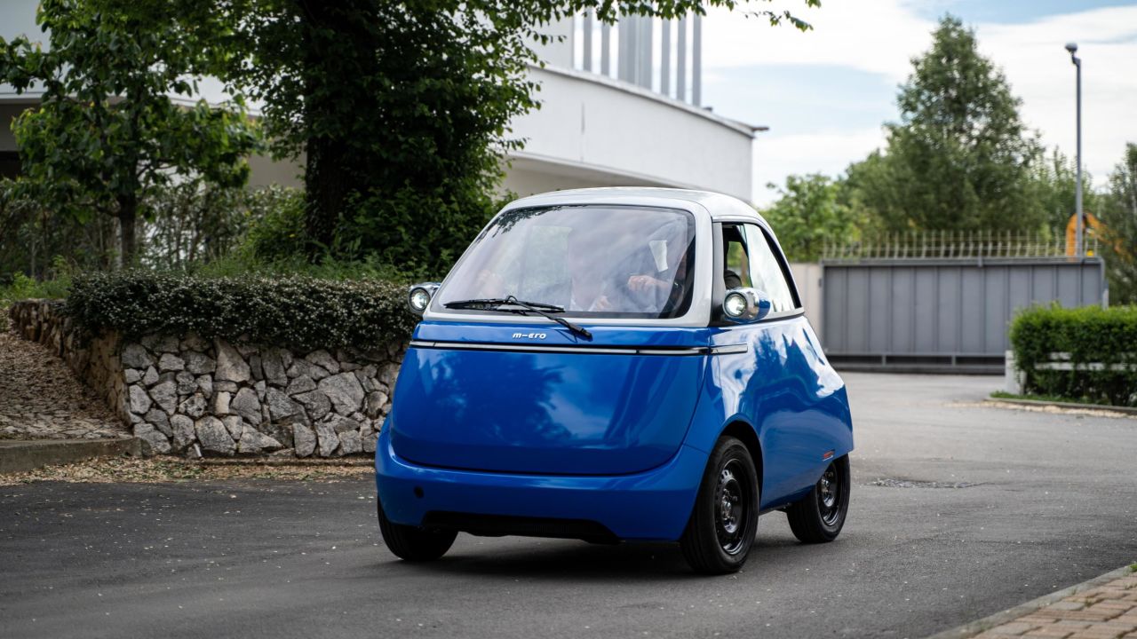 The "Docle" edition of the two-seat Microlino. 