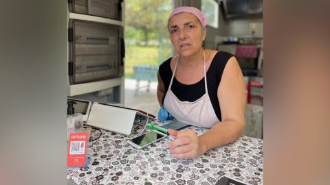 Gloria, residente de toda la vida de Garbatella, dijo que está preocupada por las futuras libertades de sus hijos después de la victoria de Giorgia Meloni.