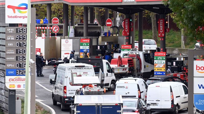 French government in crisis talks as fuel shortages worsen