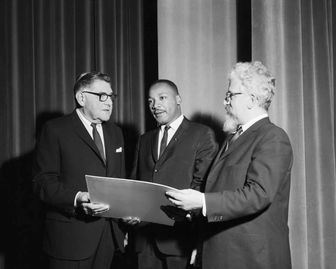 George Maislen (L), Martin Luther King Jr. and Abraham Joshua Heschel, November 20, 1963.