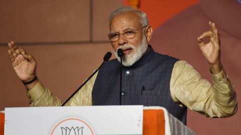 Le Premier ministre Narendra Modi prononce un discours de victoire après avoir remporté les élections générales en Inde, à New Delhi le 23 mai 2019.