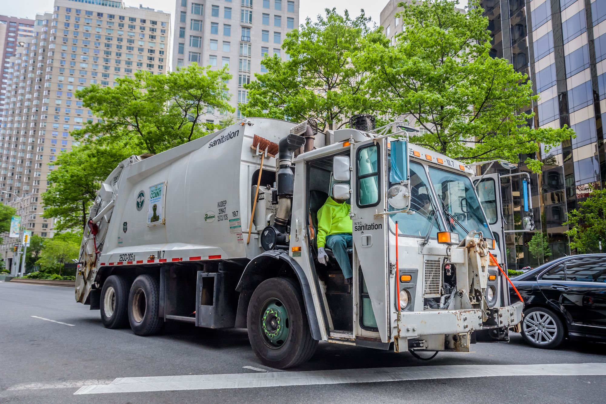 NYC's rat-fighting trash container plan could remove 150K parking spots:  report