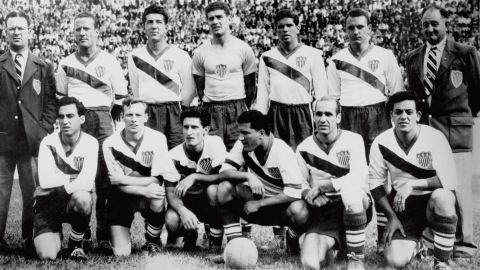 La alineación de EE. UU. antes del partido contra Inglaterra en 1950. 