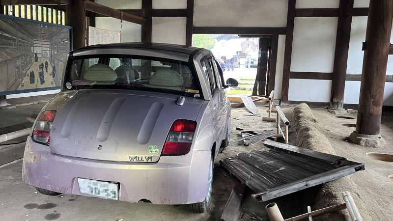 日本最古老马桶因司机倒车意外损坏