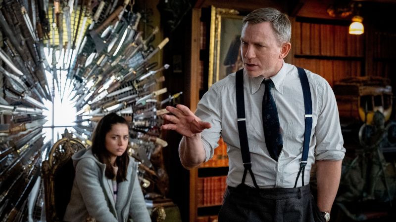 ‘Knives Out’ director is revealing the sexuality of Daniel Craig’s character | CNN
