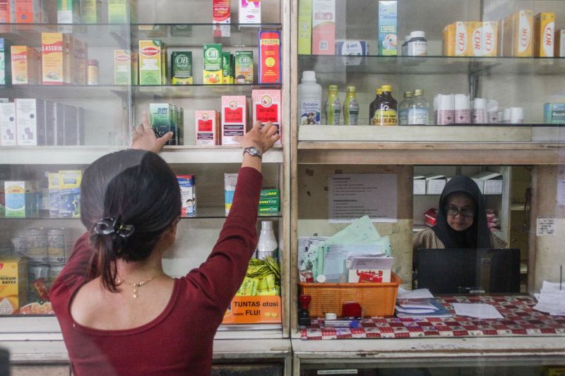 Indonesia bans cough syrup sales after child deaths Rodina News