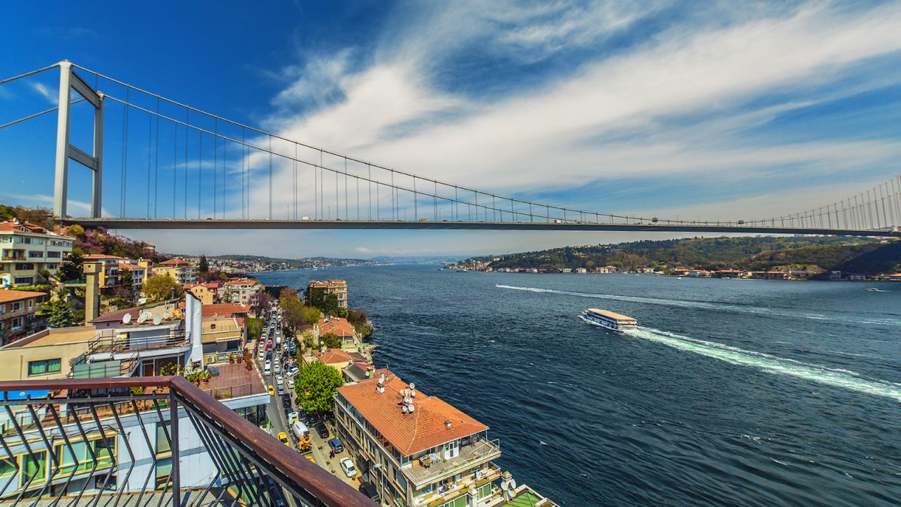 <strong>Fatih Sultan Mehmet Bridge:</strong> This gravity-anchored suspension bridge opened in 1988 and spans the narrowest point of the Bosphorus strait.