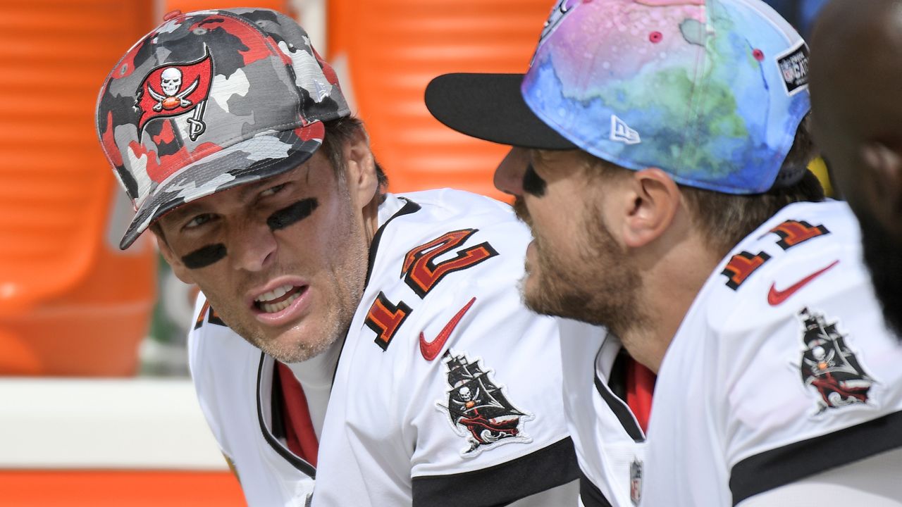 Tampa Bay Buccaneers quarterback Tom Brady talks with Blaine Gabbert during the game against the Pittsburgh Steelers.