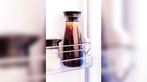 Tupperware's cold brew carafe for making coffee or tea.
